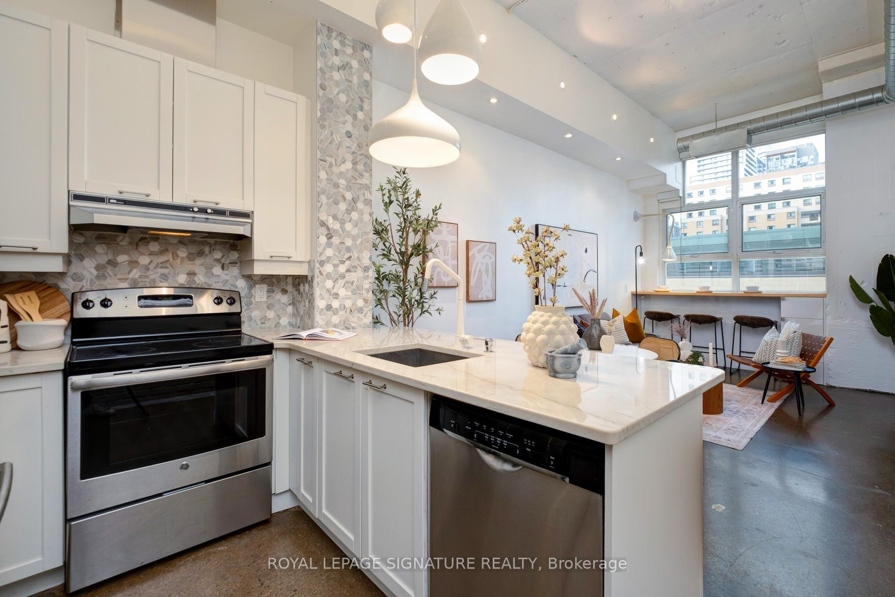 418-155 Dalhousie Street, Toronto, ON - Indoor Photo Showing Kitchen With Upgraded Kitchen