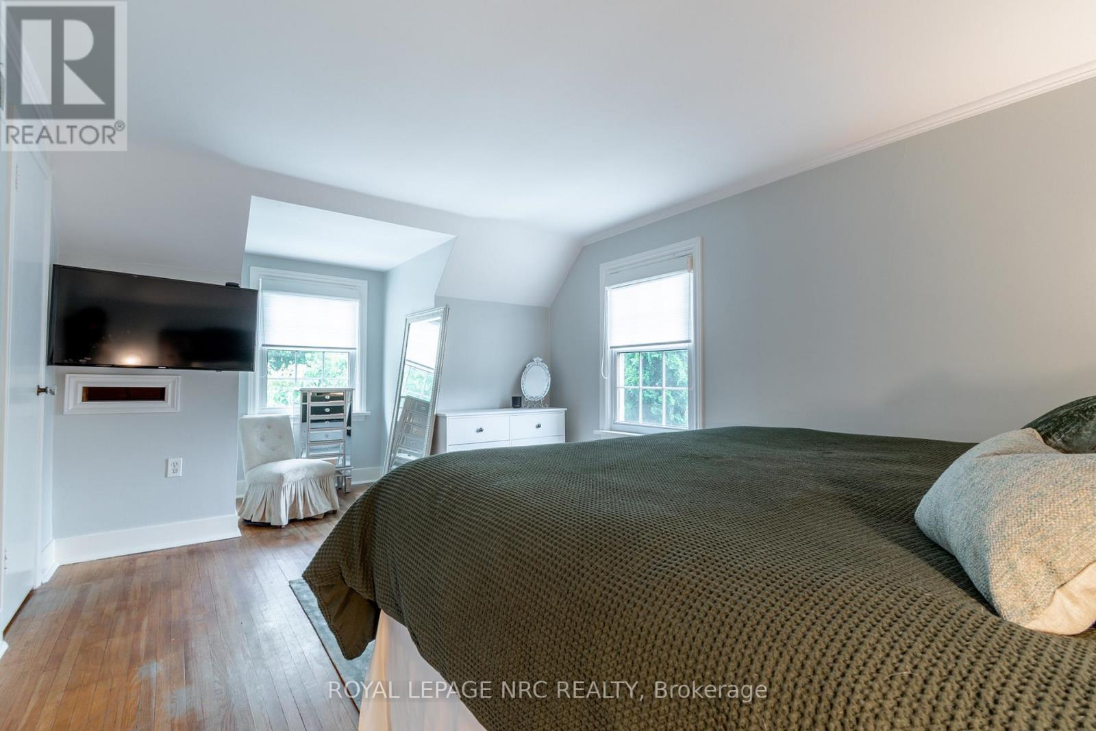 67 Hillcrest Avenue, St. Catharines (Old Glenridge), ON - Indoor Photo Showing Bedroom
