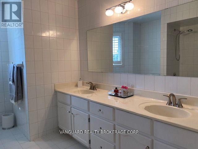 68 Mellings Drive, Vaughan, ON - Indoor Photo Showing Bathroom