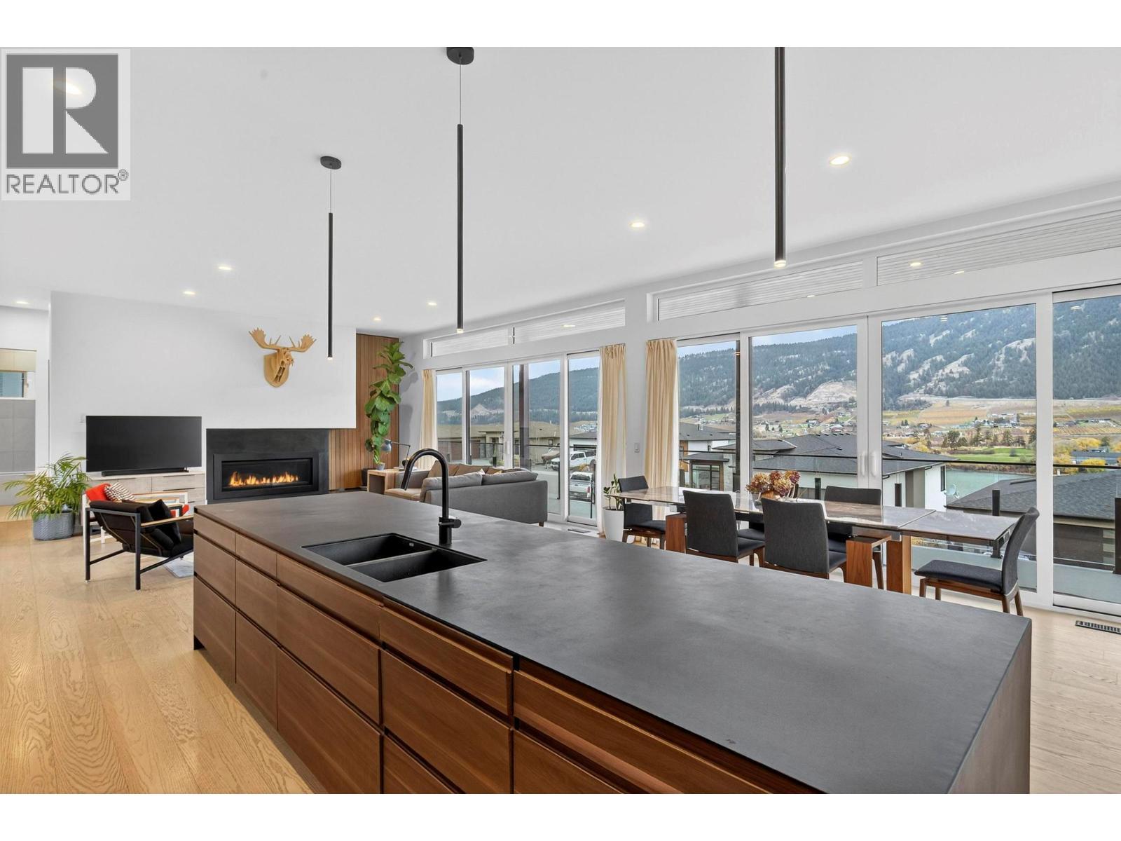 15873 Kobayashi Court, Lake Country, BC - Indoor With Fireplace