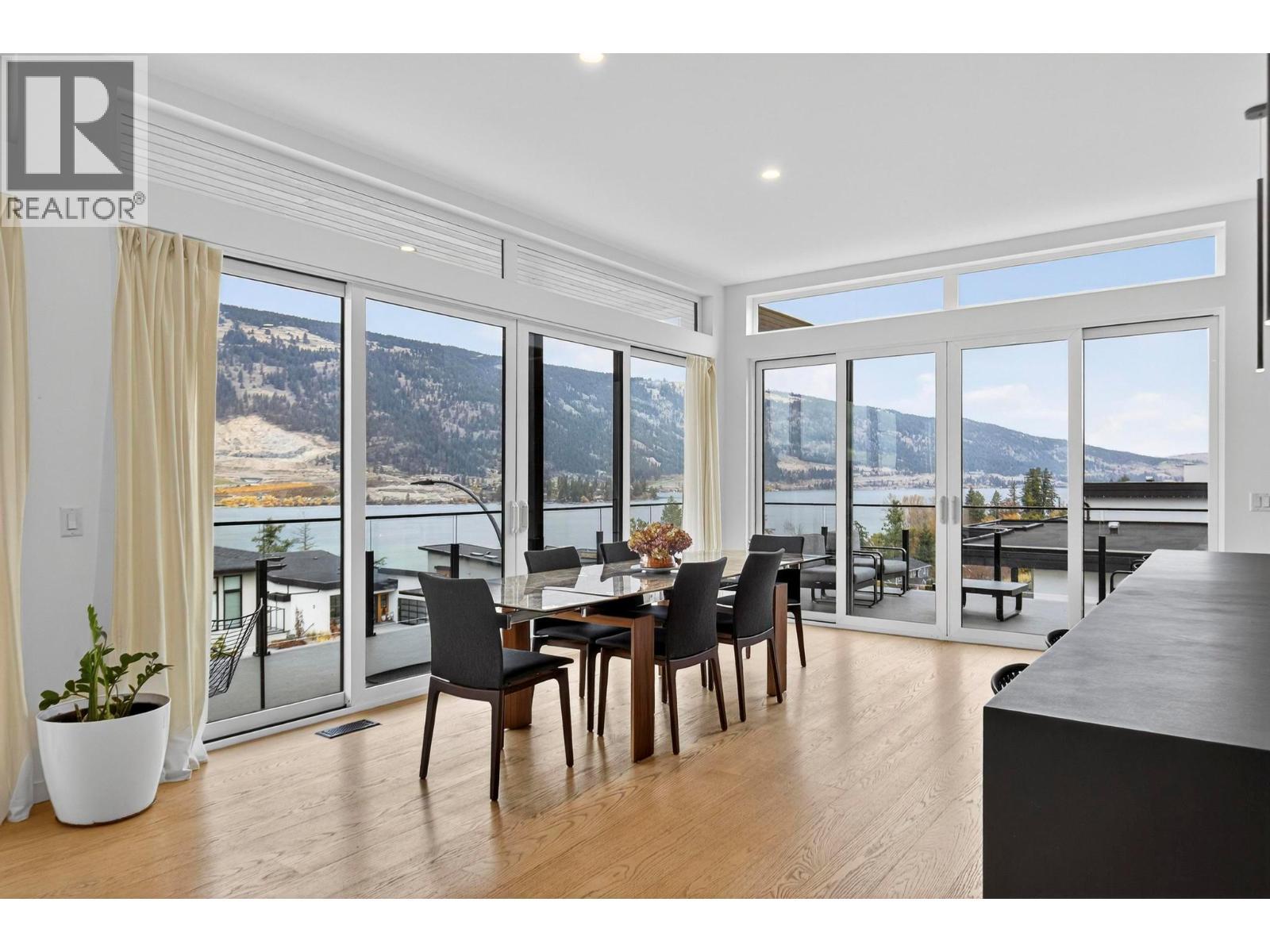 15873 Kobayashi Court, Lake Country, BC - Indoor Photo Showing Dining Room