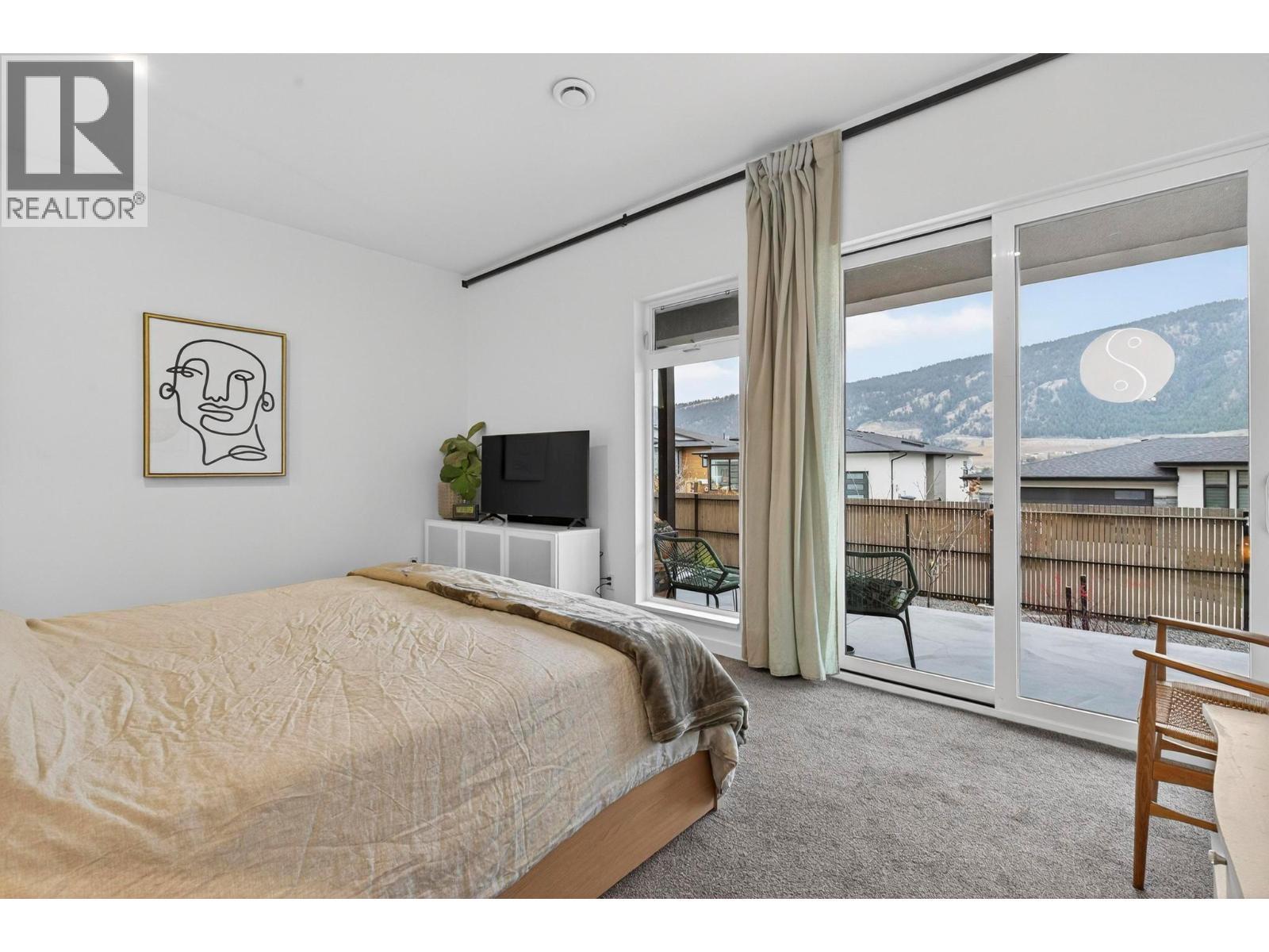 15873 Kobayashi Court, Lake Country, BC - Indoor Photo Showing Bedroom