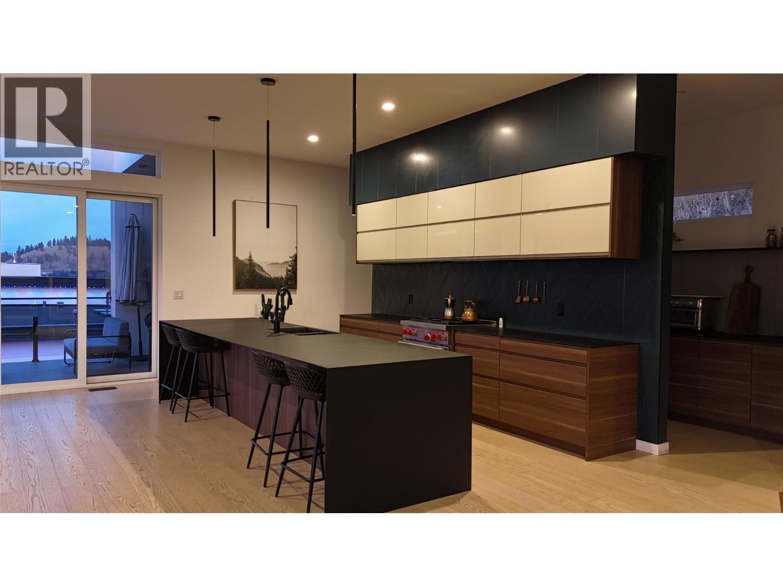 15873 Kobayashi Court, Lake Country, BC - Indoor Photo Showing Kitchen