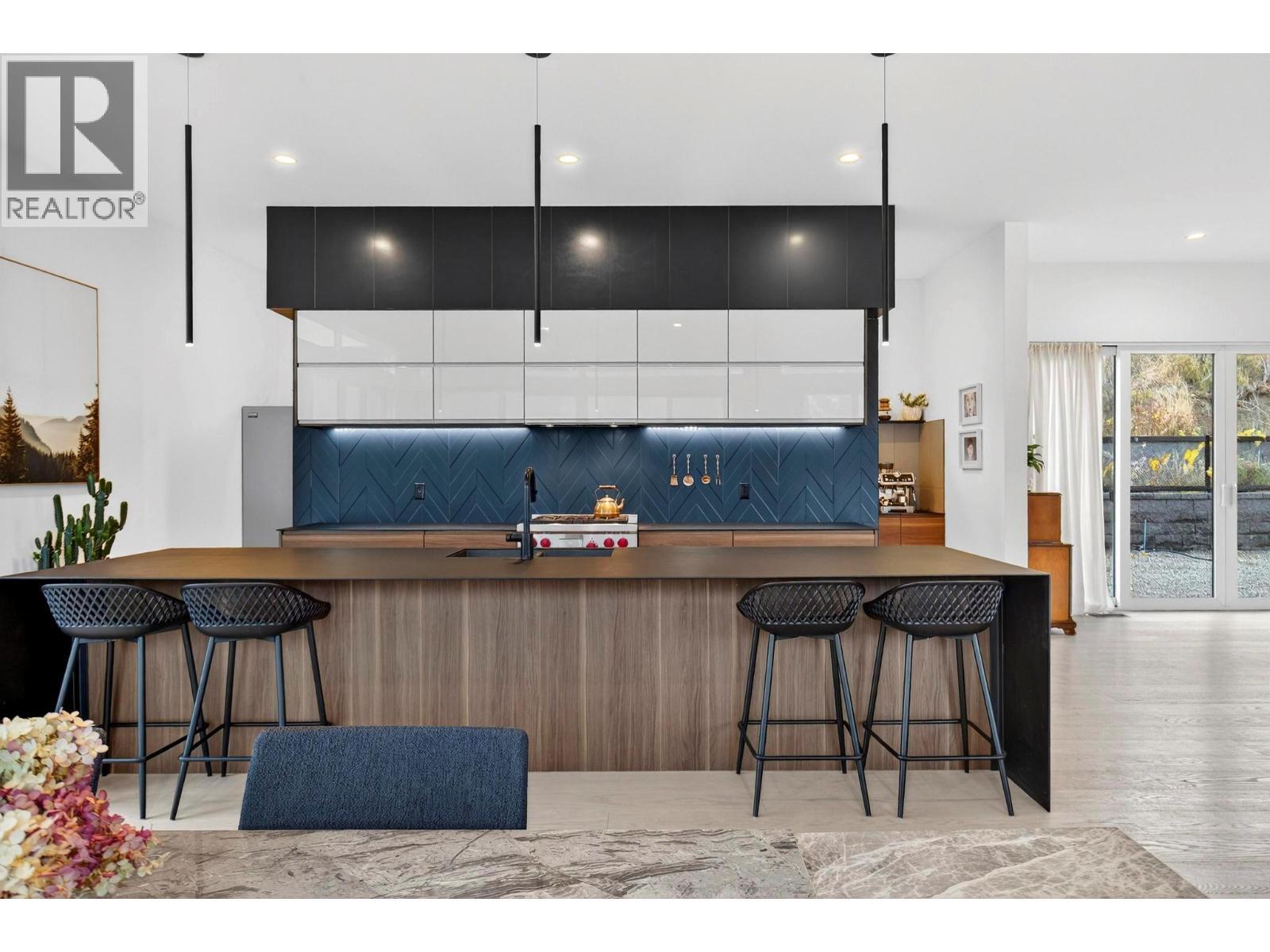 15873 Kobayashi Court, Lake Country, BC - Indoor Photo Showing Kitchen