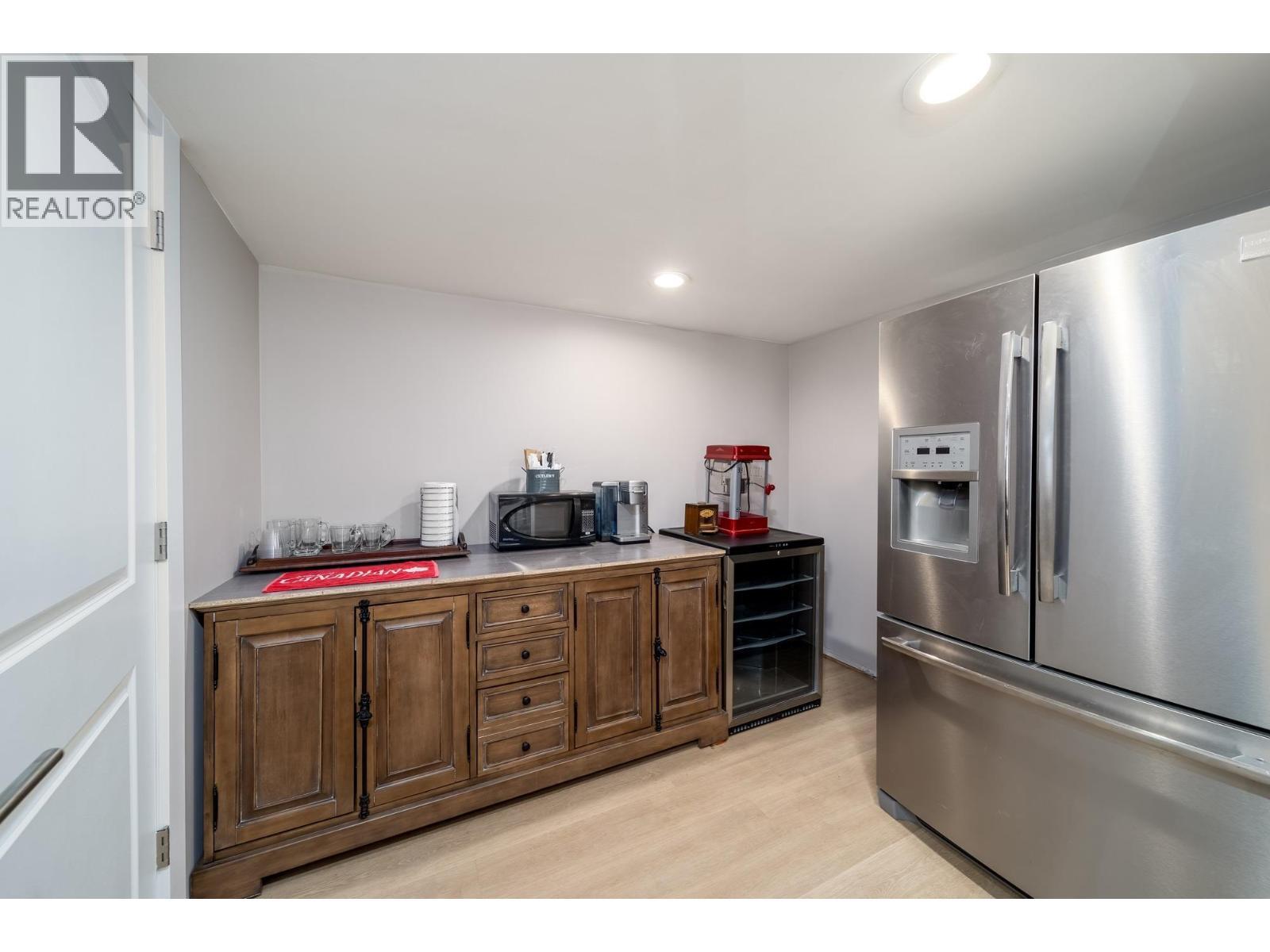 2760 Dry Valley Road, Kelowna, BC - Indoor