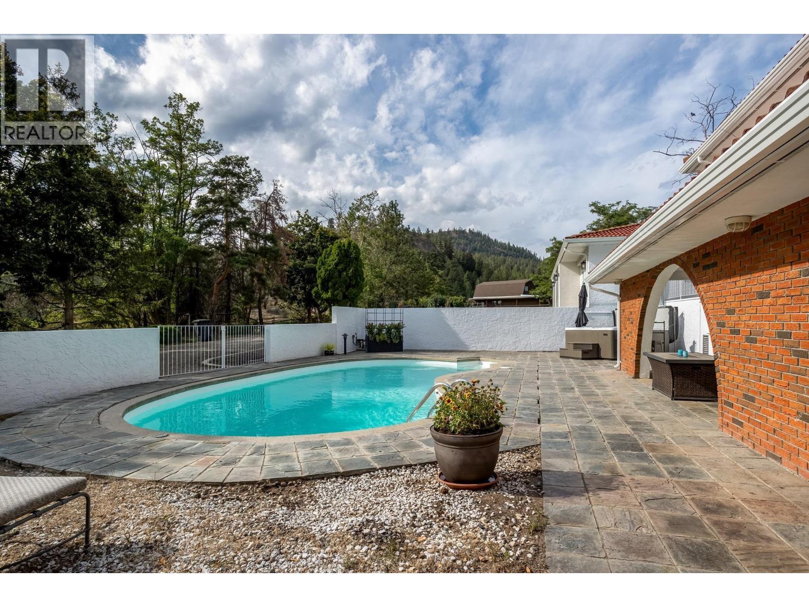 2760 Dry Valley Road, Kelowna, BC - Outdoor With In Ground Pool