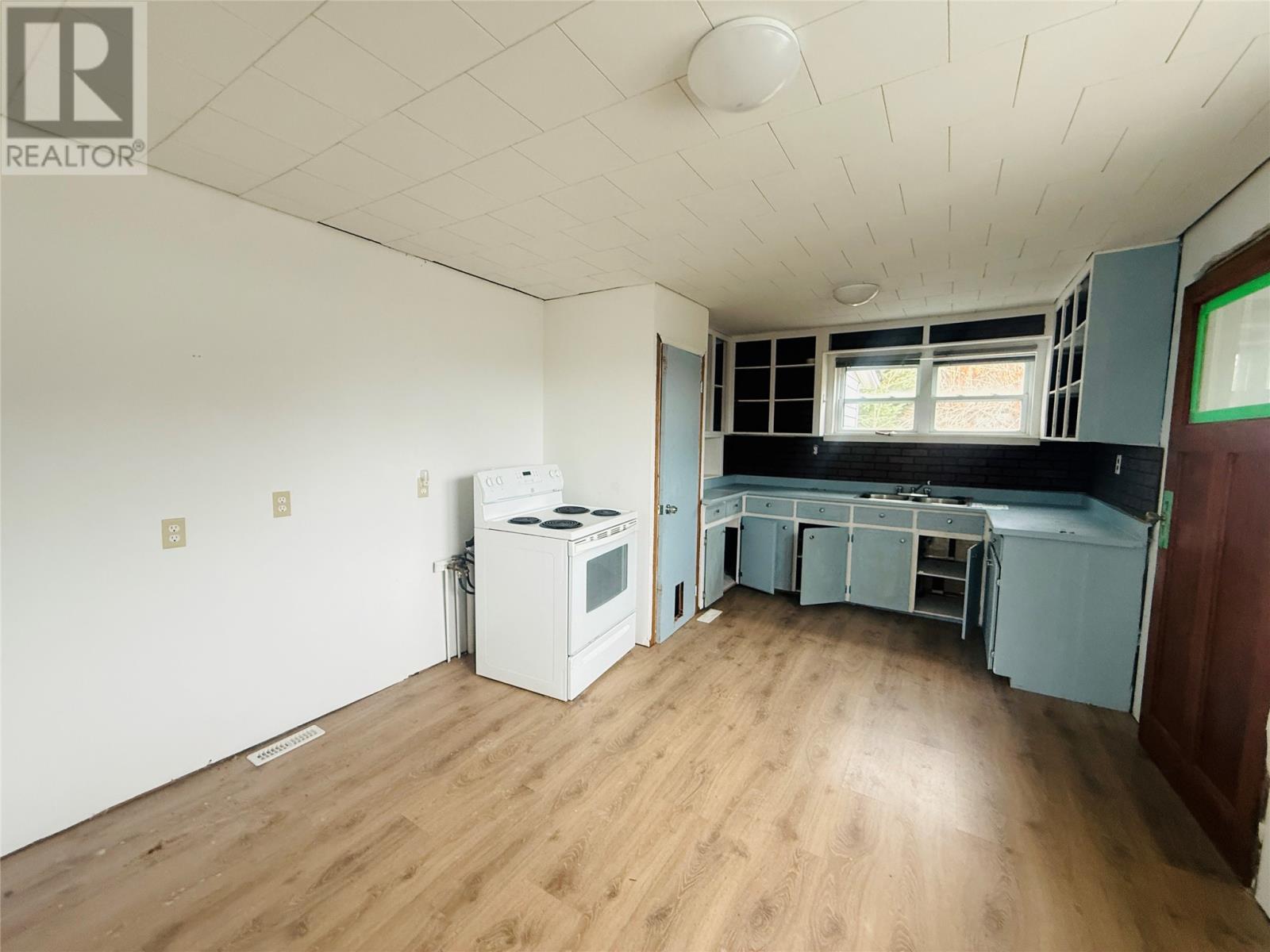 950 Main Road, Dunville, NL - Indoor Photo Showing Kitchen