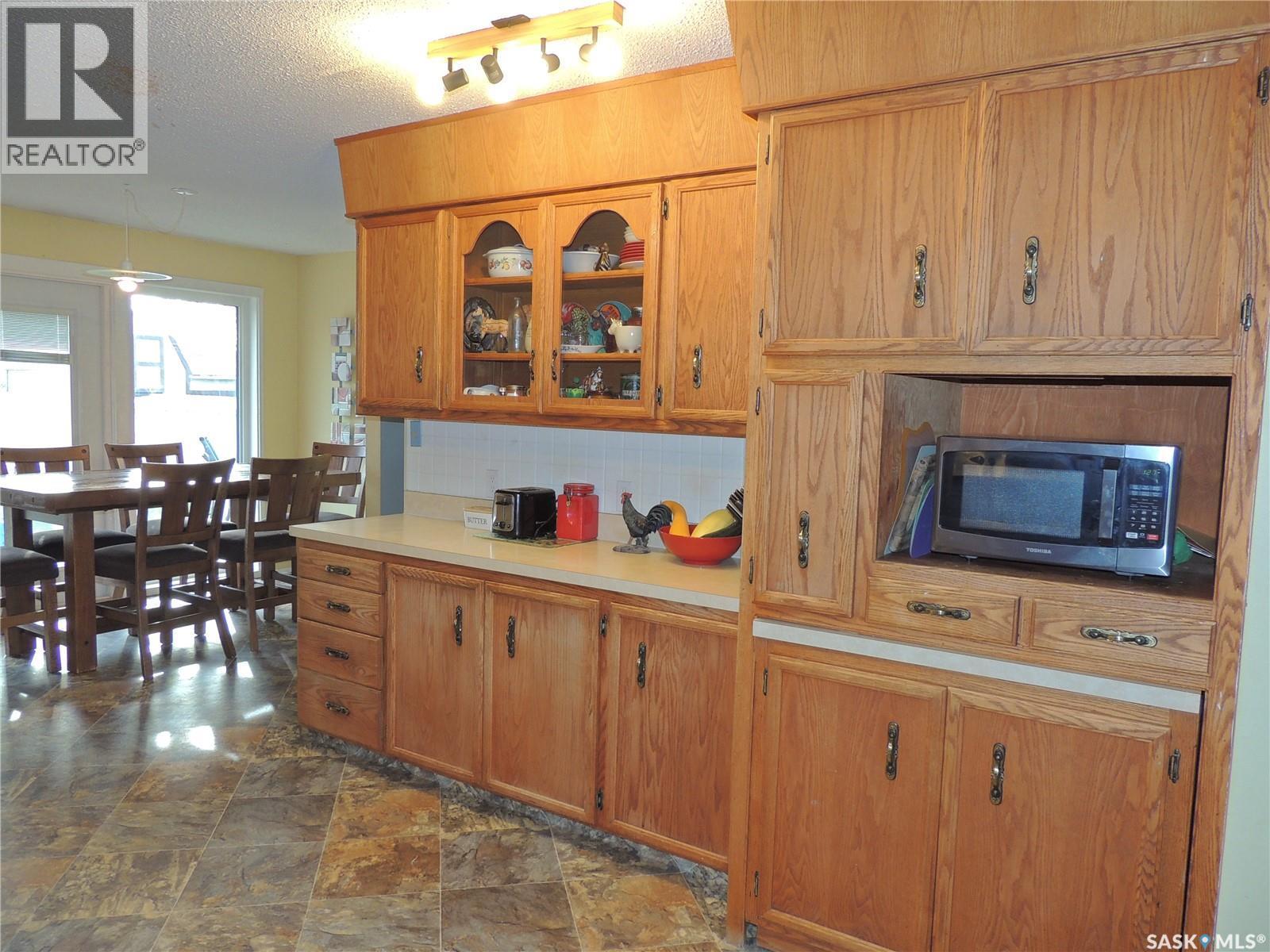 918 Albert Street, Estevan, SK - Indoor Photo Showing Other Room