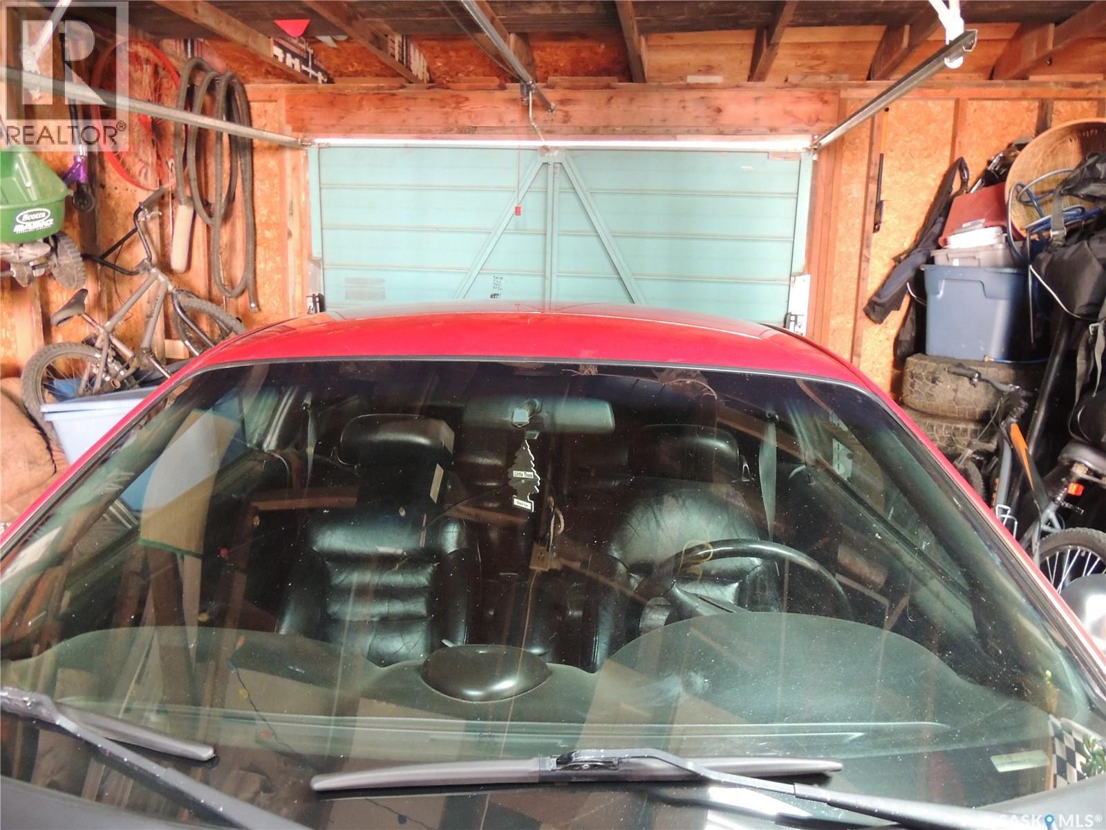 918 Albert Street, Estevan, SK - Indoor