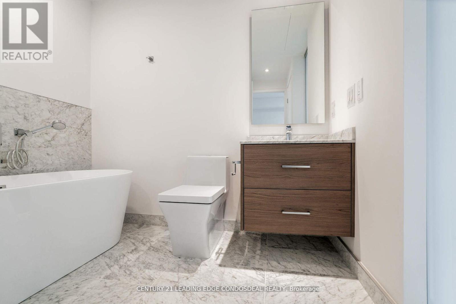 4111 - 488 University Avenue, Toronto, ON - Indoor Photo Showing Bathroom