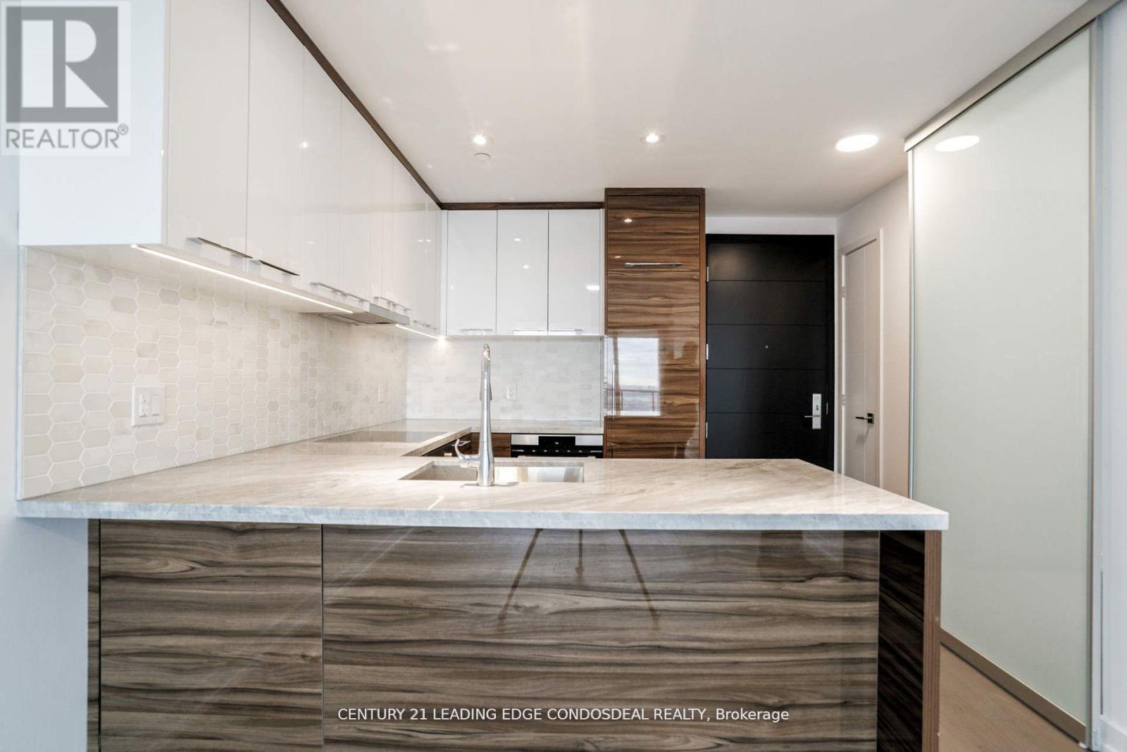 4111 - 488 University Avenue, Toronto, ON - Indoor Photo Showing Kitchen