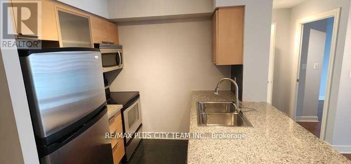 1212 - 16 Harrison Garden Boulevard, Toronto, ON - Indoor Photo Showing Kitchen