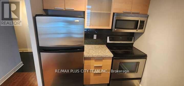 1212 - 16 Harrison Garden Boulevard, Toronto, ON - Indoor Photo Showing Kitchen