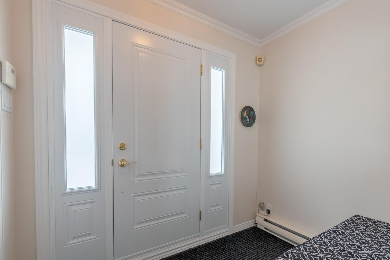Hall - 5585 Rue Anthony, Brossard, QC - Indoor Photo Showing Other Room