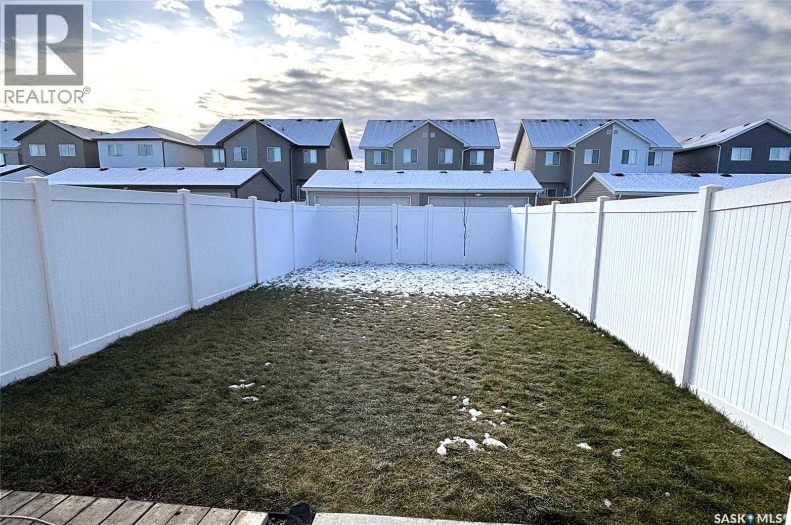 540 Myles Heidt Manor, Saskatoon, SK - Outdoor