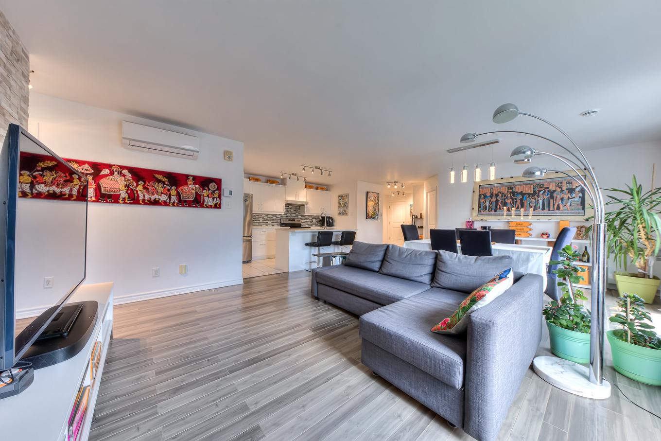 Salon - 7-6145 Rue De Lusa, Brossard, QC - Indoor Photo Showing Living Room