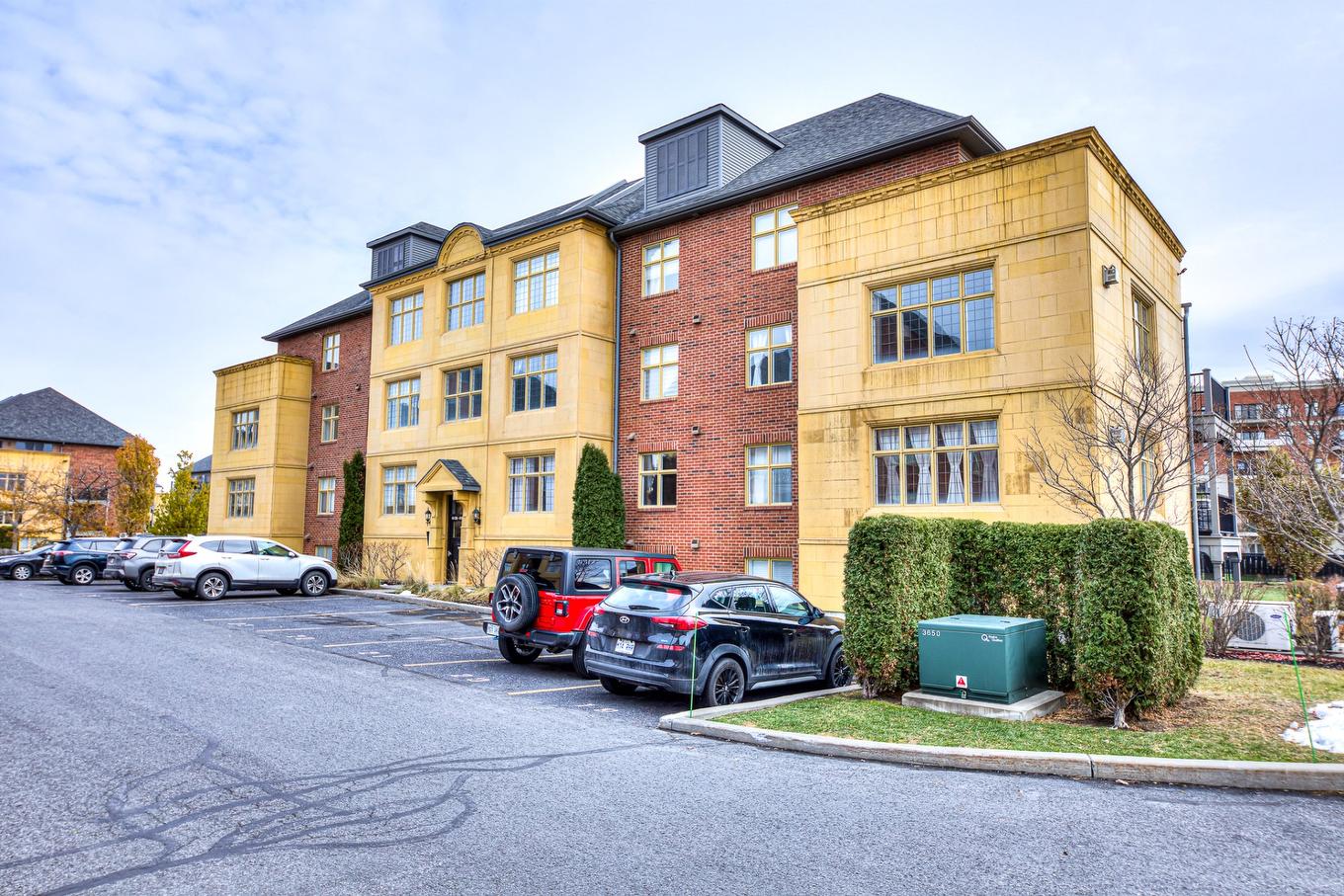 Stationnement - 7-6145 Rue De Lusa, Brossard, QC - Outdoor