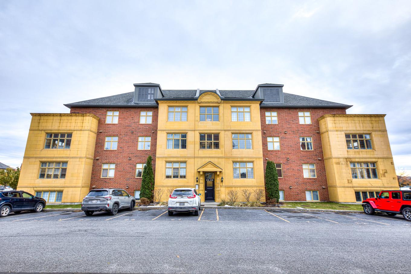 Stationnement - 7-6145 Rue De Lusa, Brossard, QC - Outdoor With Balcony