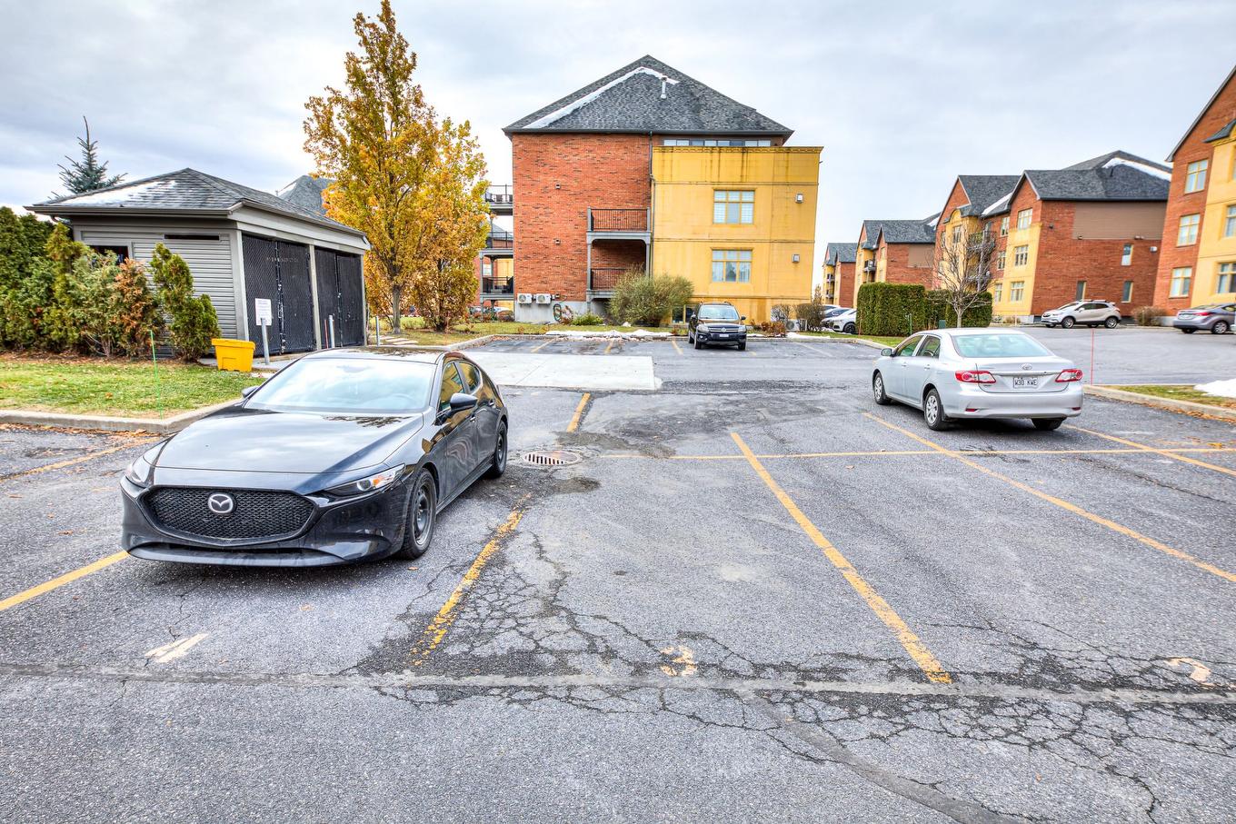 Stationnement - 7-6145 Rue De Lusa, Brossard, QC - Outdoor