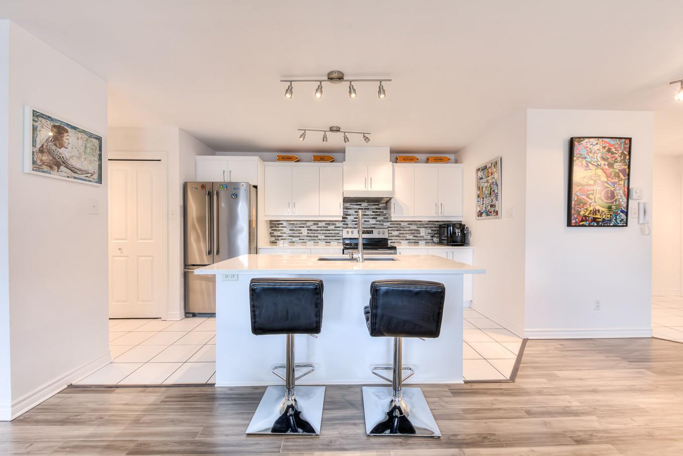 Cuisine - 7-6145 Rue De Lusa, Brossard, QC - Indoor Photo Showing Kitchen With Upgraded Kitchen