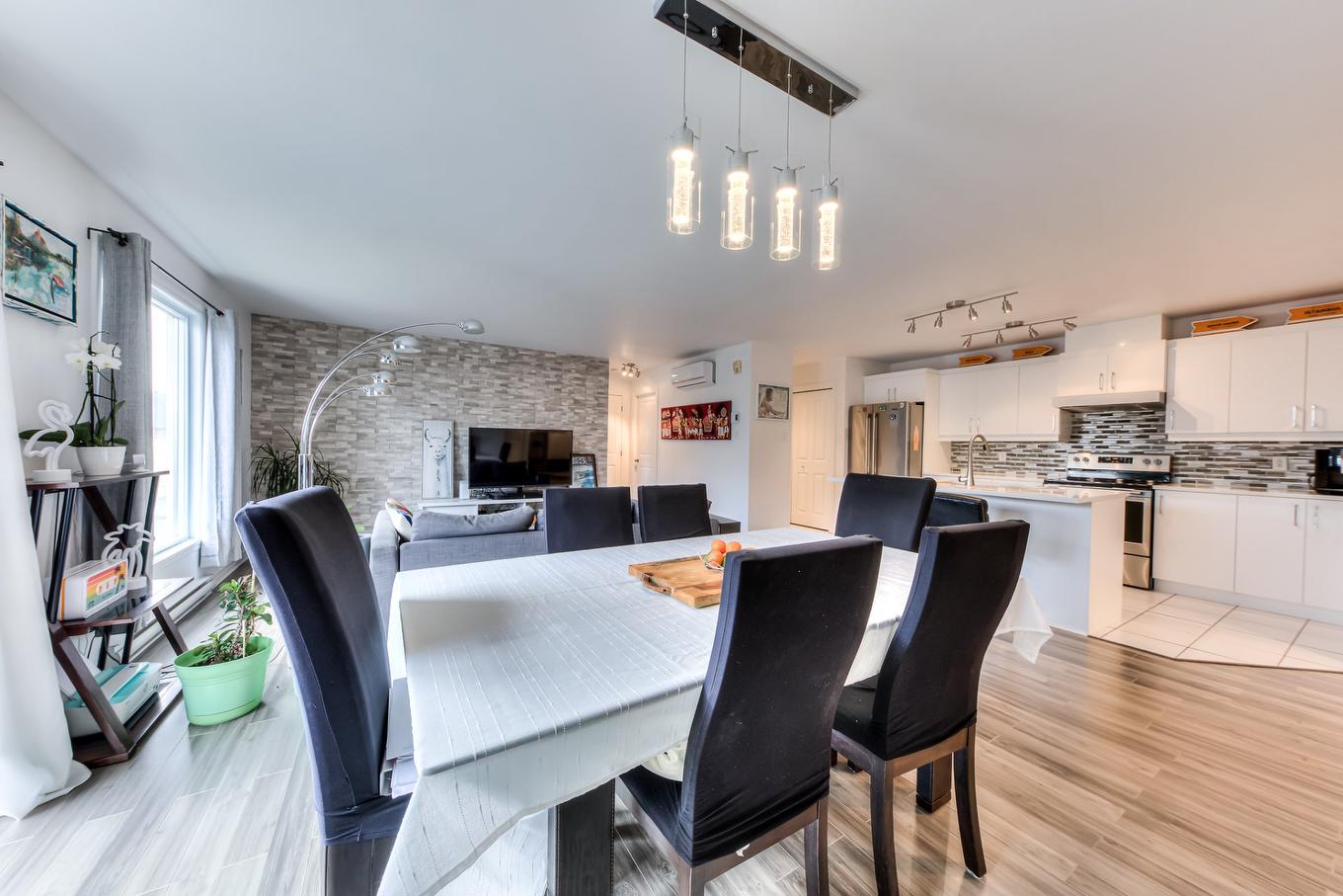 Salle à manger - 7-6145 Rue De Lusa, Brossard, QC - Indoor Photo Showing Dining Room