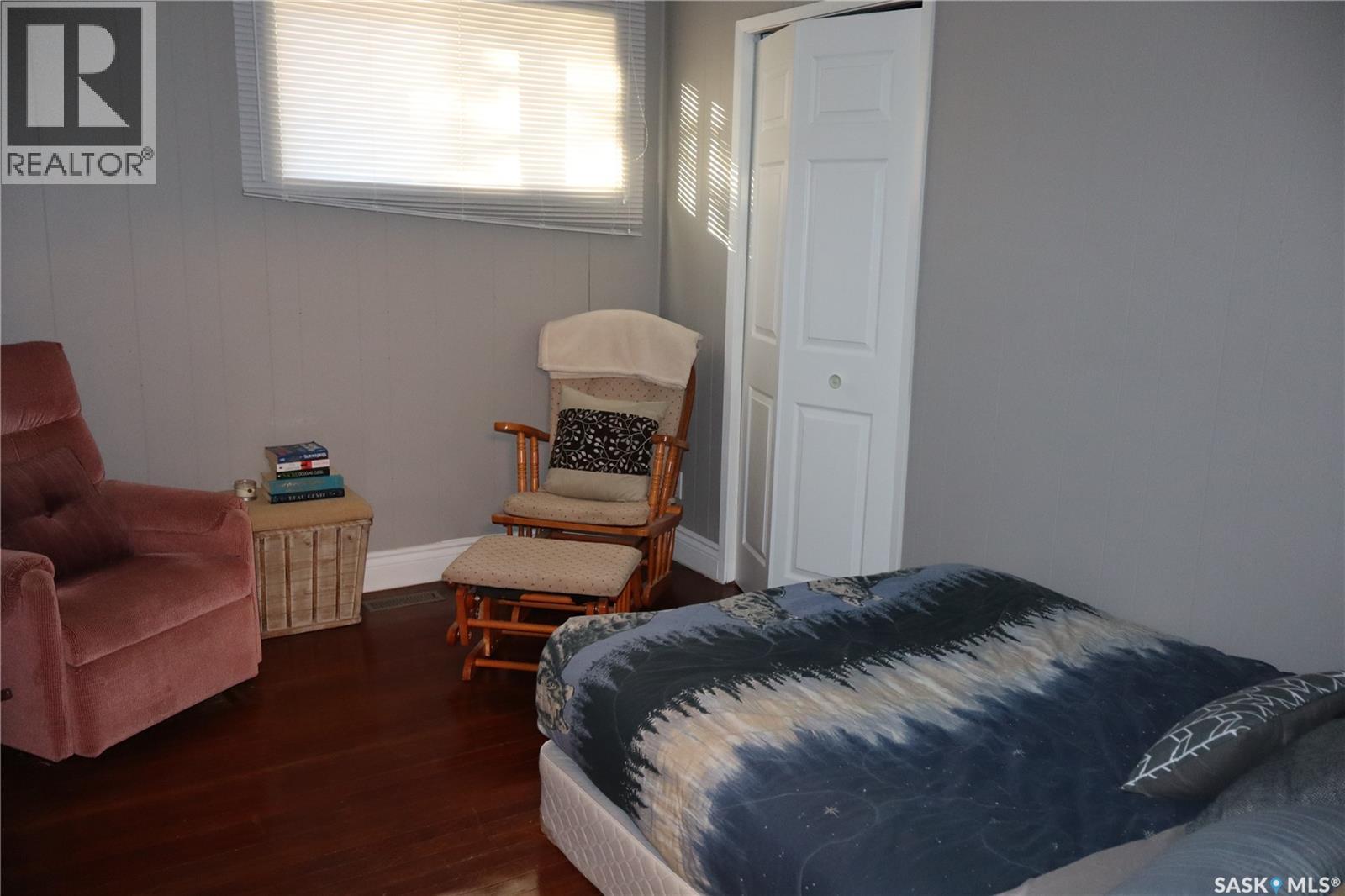 203 5Th Avenue W, Assiniboia, SK - Indoor Photo Showing Bedroom