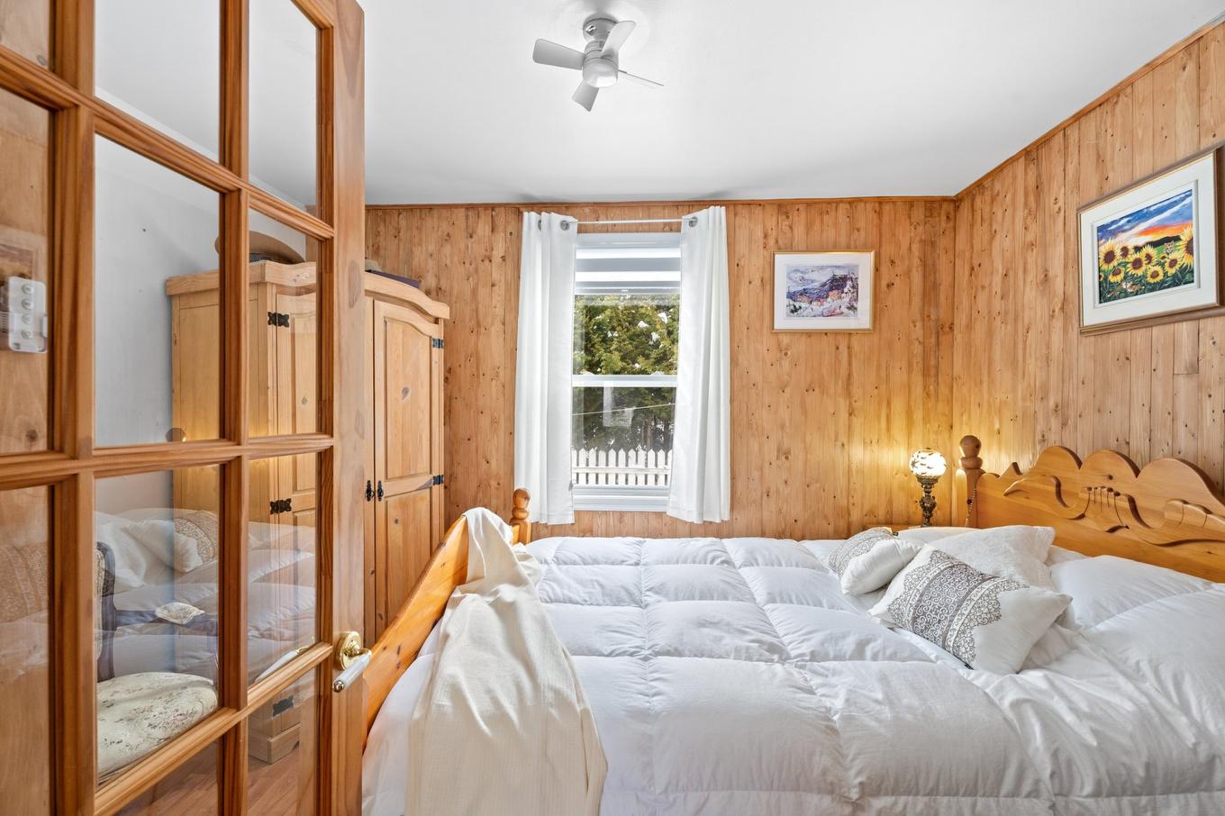 Primary bedroom - 1956 Av. A.-Boileau, Sainte-Lucie-Des-Laurentides, QC - Indoor Photo Showing Bedroom