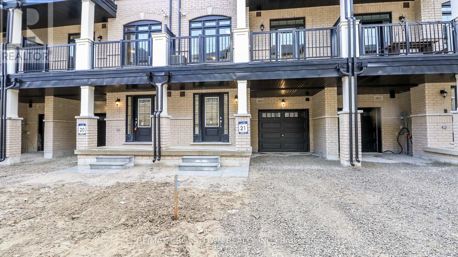 Unit 21 - 2023 Matteer Court, Innisfil, ON - Outdoor With Balcony With Facade