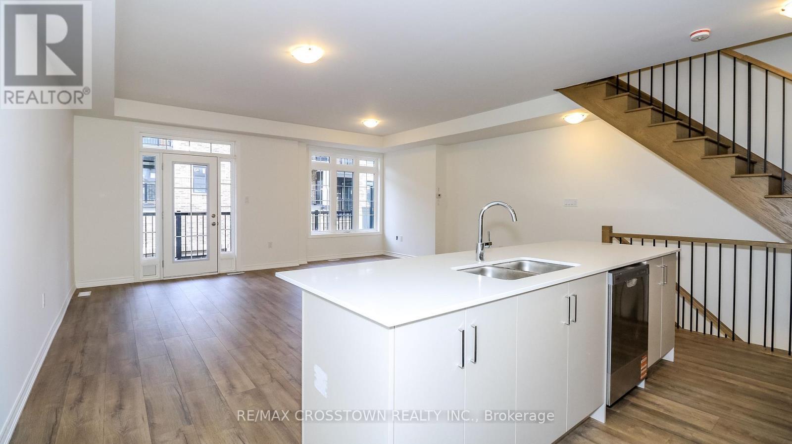 Unit 21 - 2023 Matteer Court, Innisfil, ON - Indoor