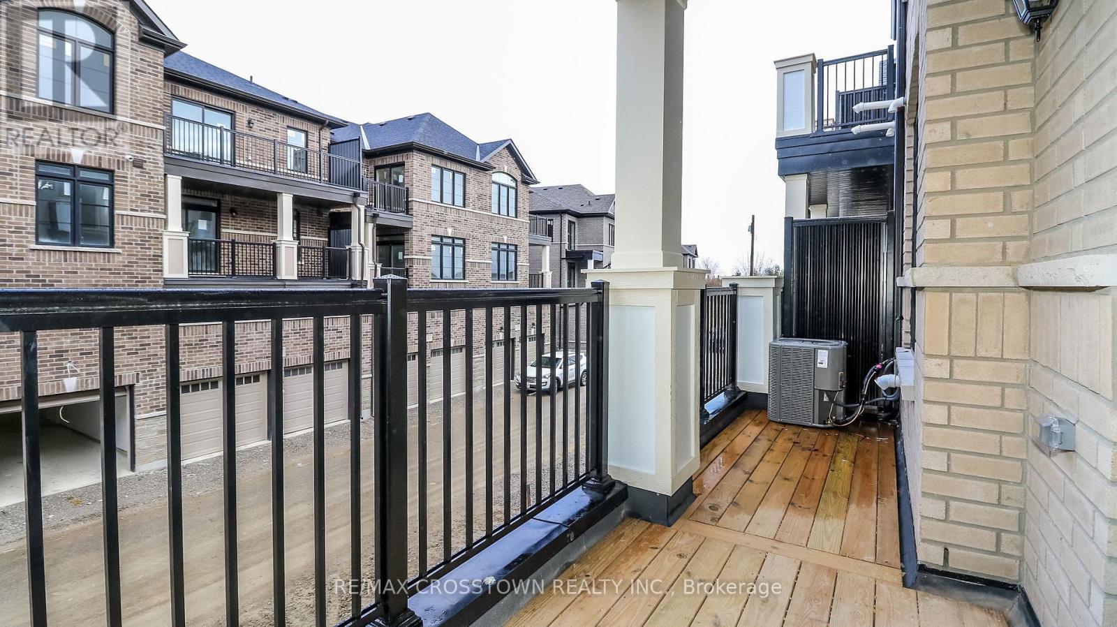 Unit 21 - 2023 Matteer Court, Innisfil, ON - Outdoor With Balcony