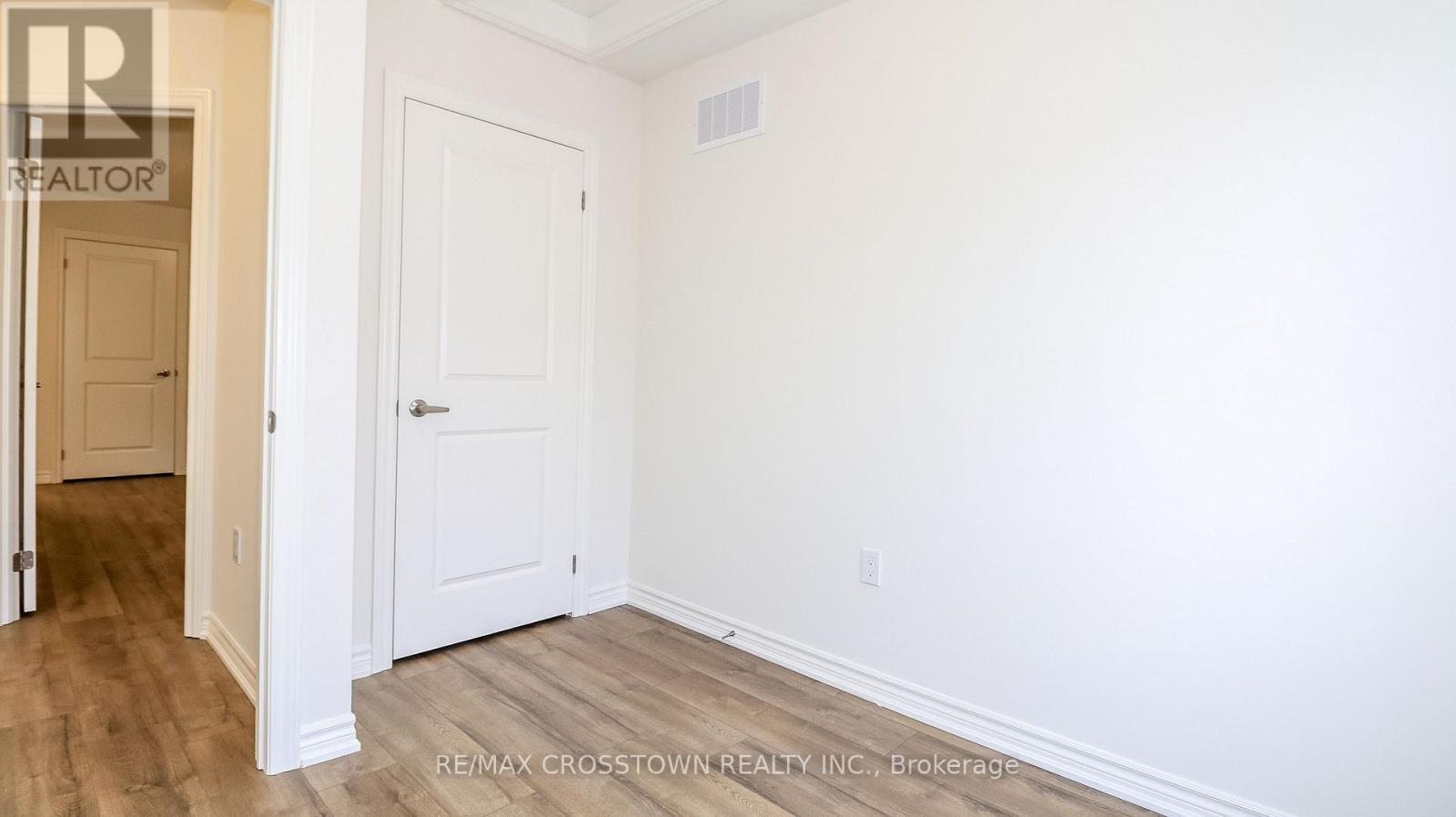 Unit 21 - 2023 Matteer Court, Innisfil, ON - Indoor Photo Showing Other Room