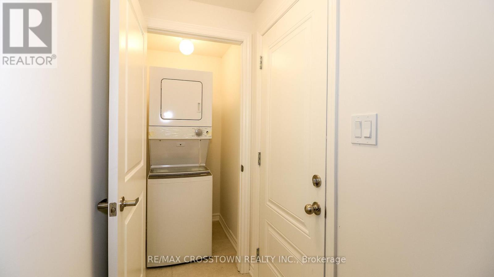 Unit 21 - 2023 Matteer Court, Innisfil, ON - Indoor Photo Showing Laundry Room