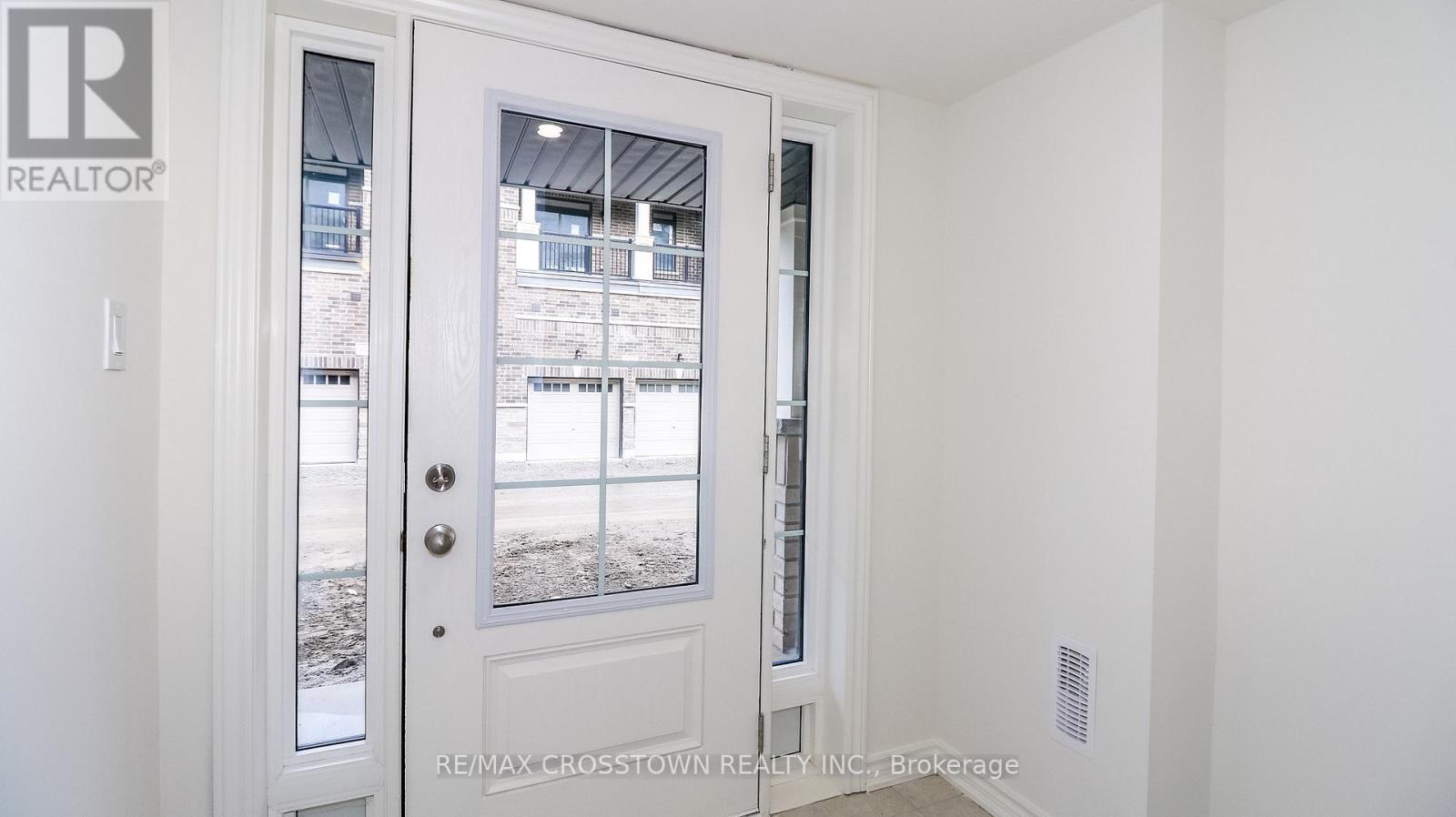 Unit 21 - 2023 Matteer Court, Innisfil, ON - Indoor Photo Showing Other Room