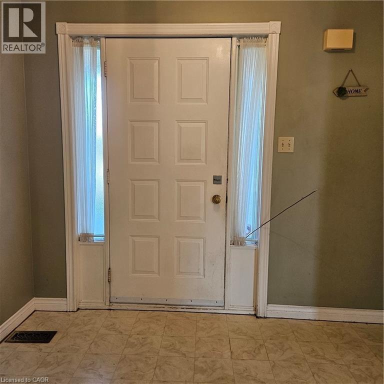 View of foyer entrance - 115 Cranston Avenue, Cambridge, ON - Indoor Photo Showing Other Room
