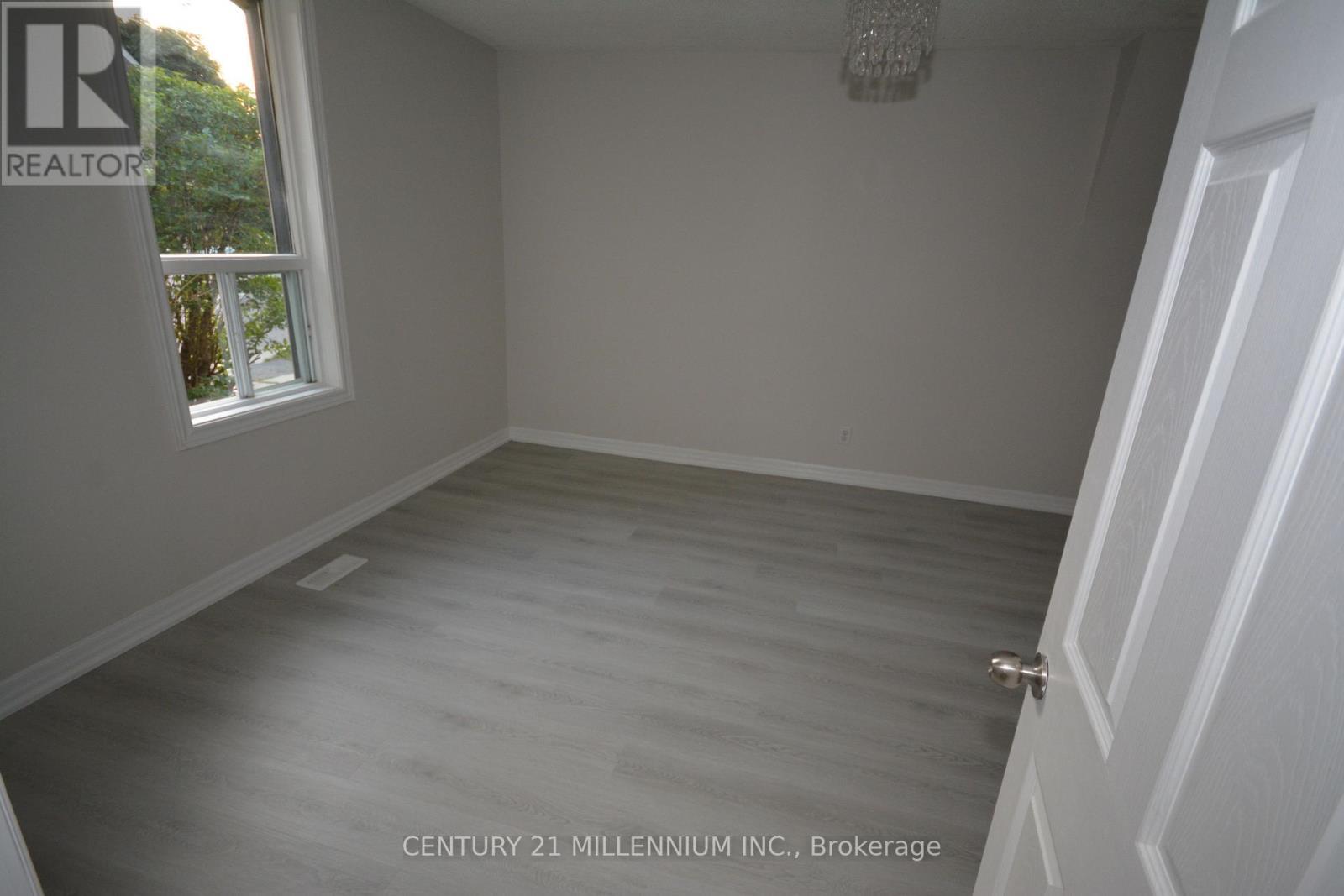 8 West Street W, Brampton, ON - Indoor Photo Showing Other Room