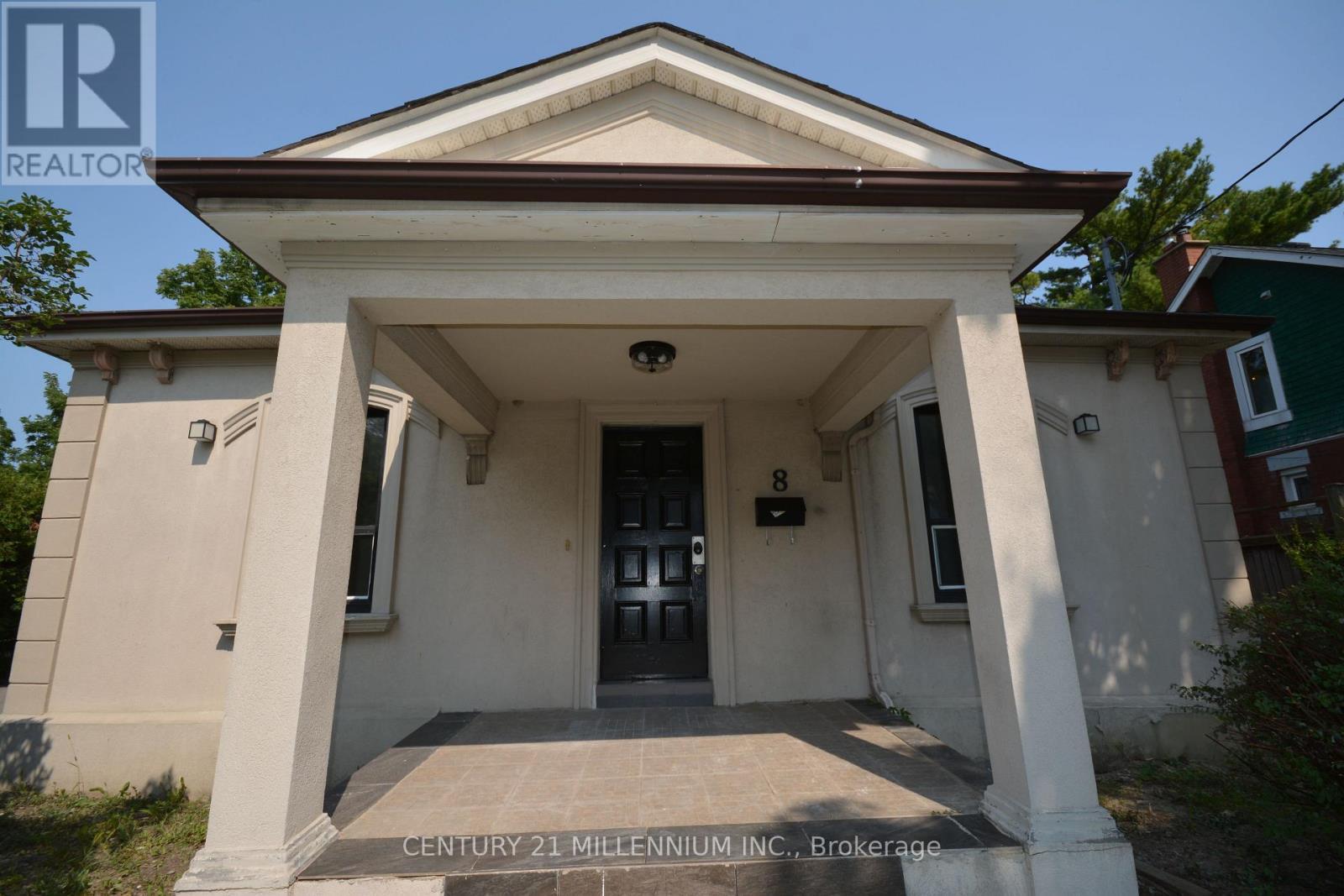 8 West Street W, Brampton, ON - Outdoor