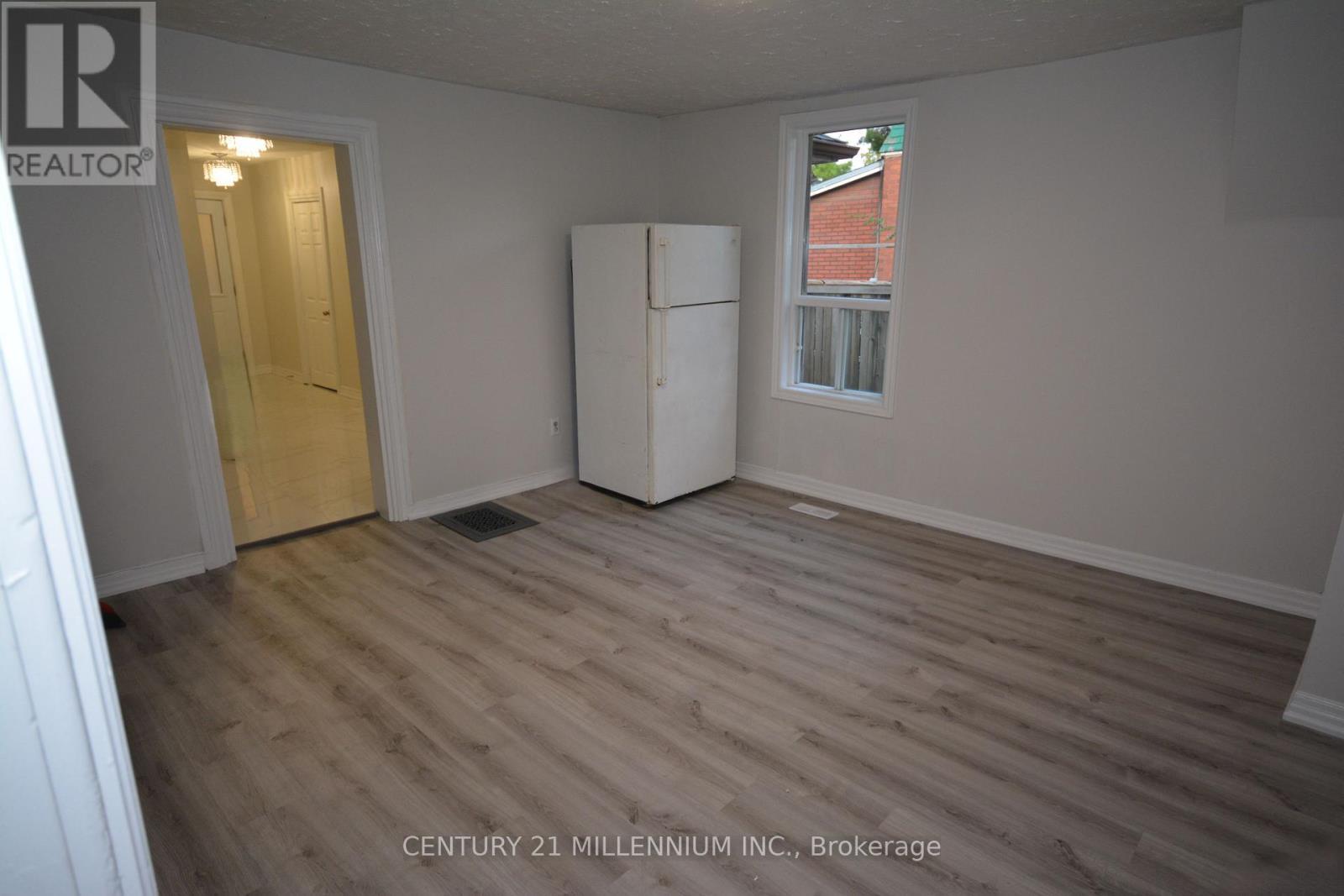 8 West Street W, Brampton, ON - Indoor Photo Showing Other Room