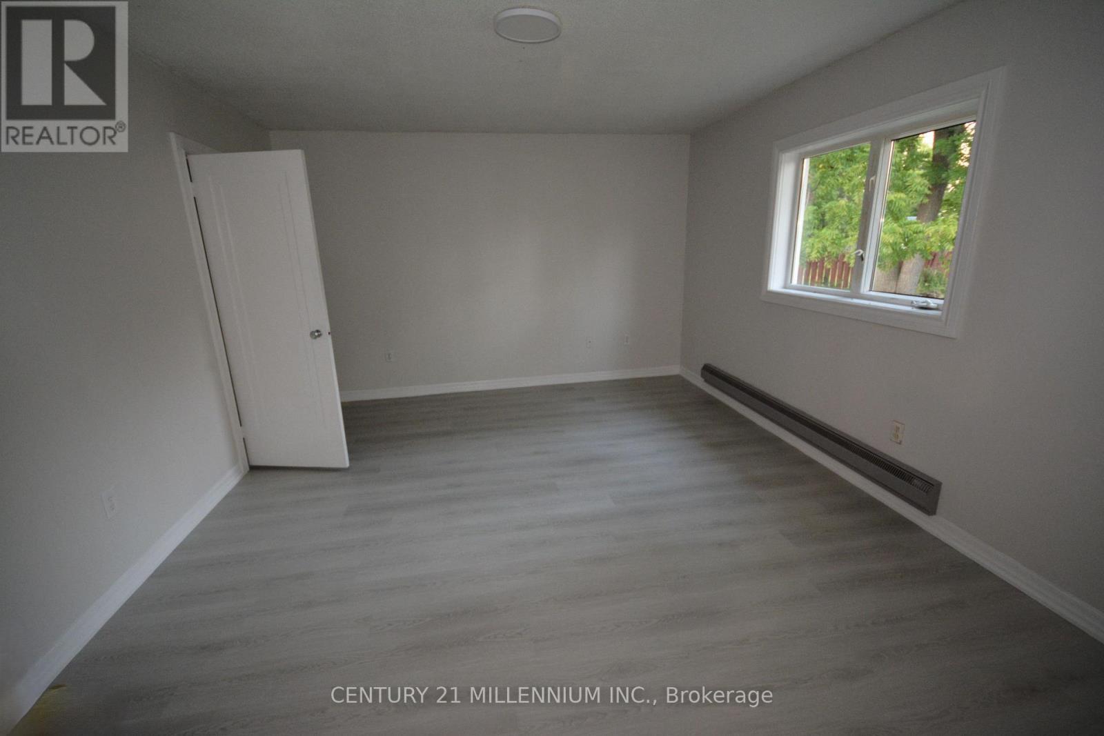 8 West Street W, Brampton, ON - Indoor Photo Showing Other Room