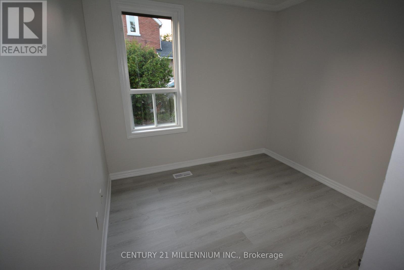 8 West Street W, Brampton, ON - Indoor Photo Showing Other Room