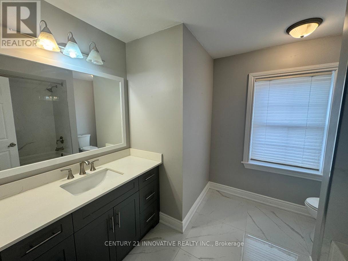 23 Linden Crescent, Brampton, ON - Indoor Photo Showing Bathroom