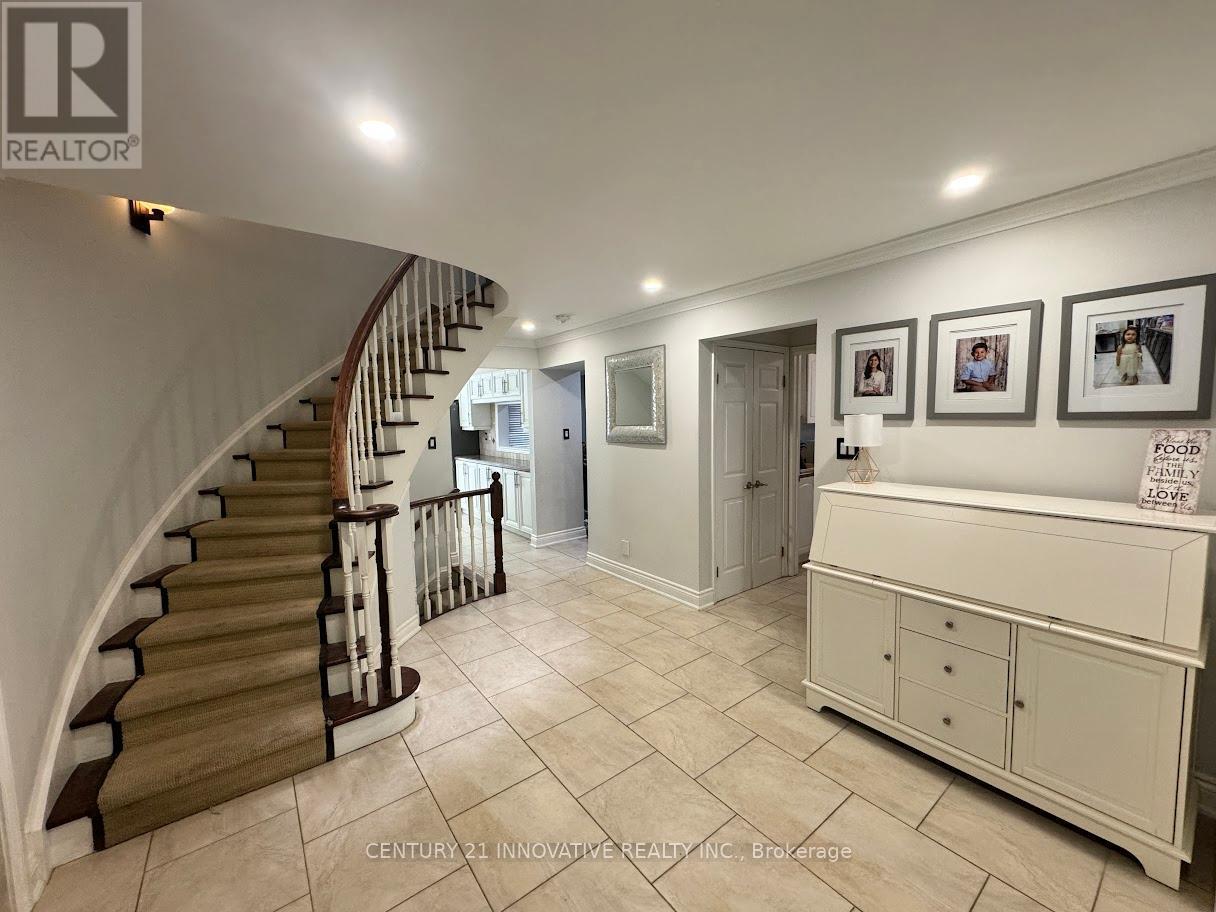 23 Linden Crescent, Brampton, ON - Indoor Photo Showing Other Room