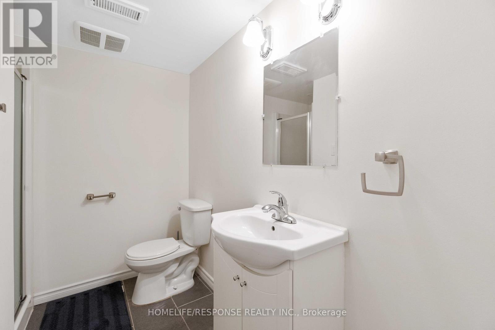 1554 Lochlin Trail, Mississauga, ON - Indoor Photo Showing Bathroom