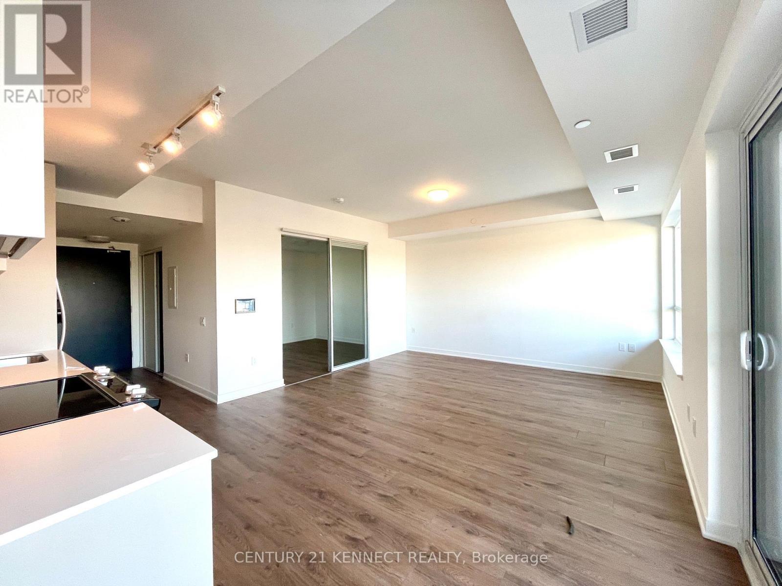 806 - 395 Dundas Street W, Oakville, ON - Indoor Photo Showing Other Room