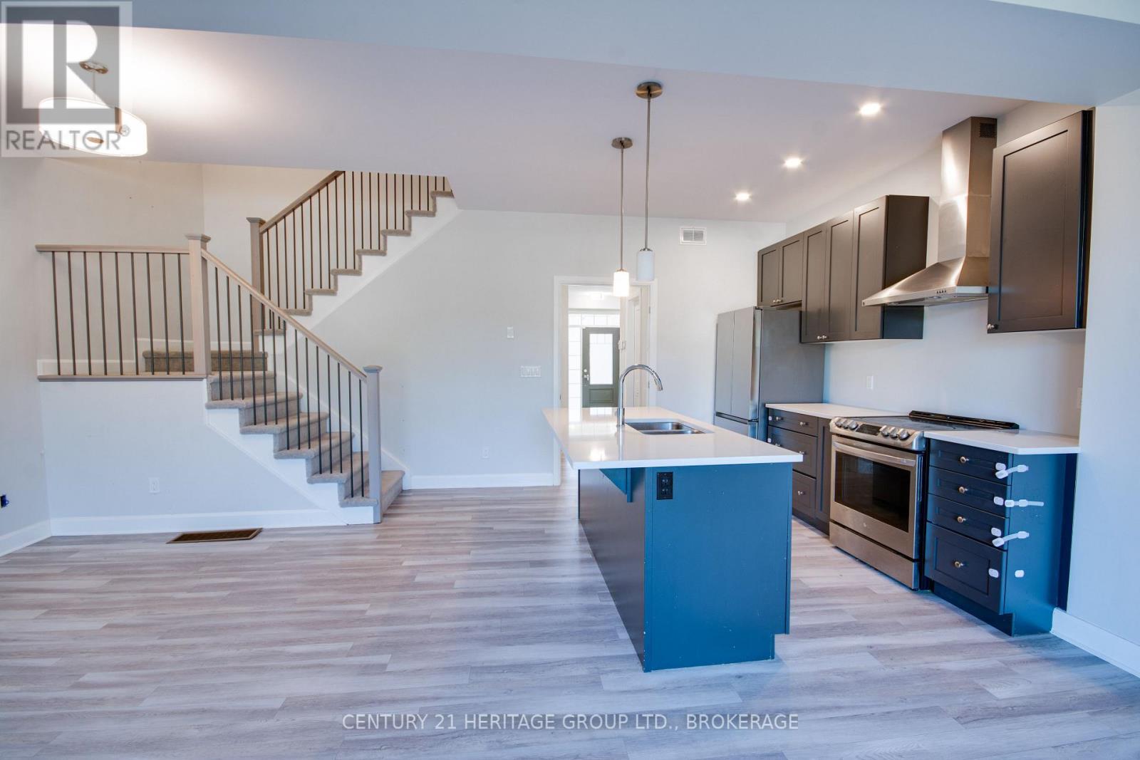 1261 Max Crescent, Kingston (City Northwest), ON - Indoor Photo Showing Kitchen