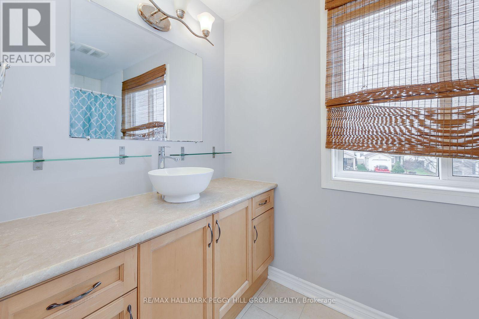14 D'Ambrosio Drive, Barrie, ON - Indoor Photo Showing Bathroom