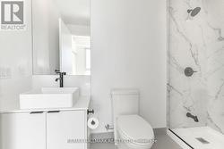 Ensuite W Glass Shower & B/I Vanity -