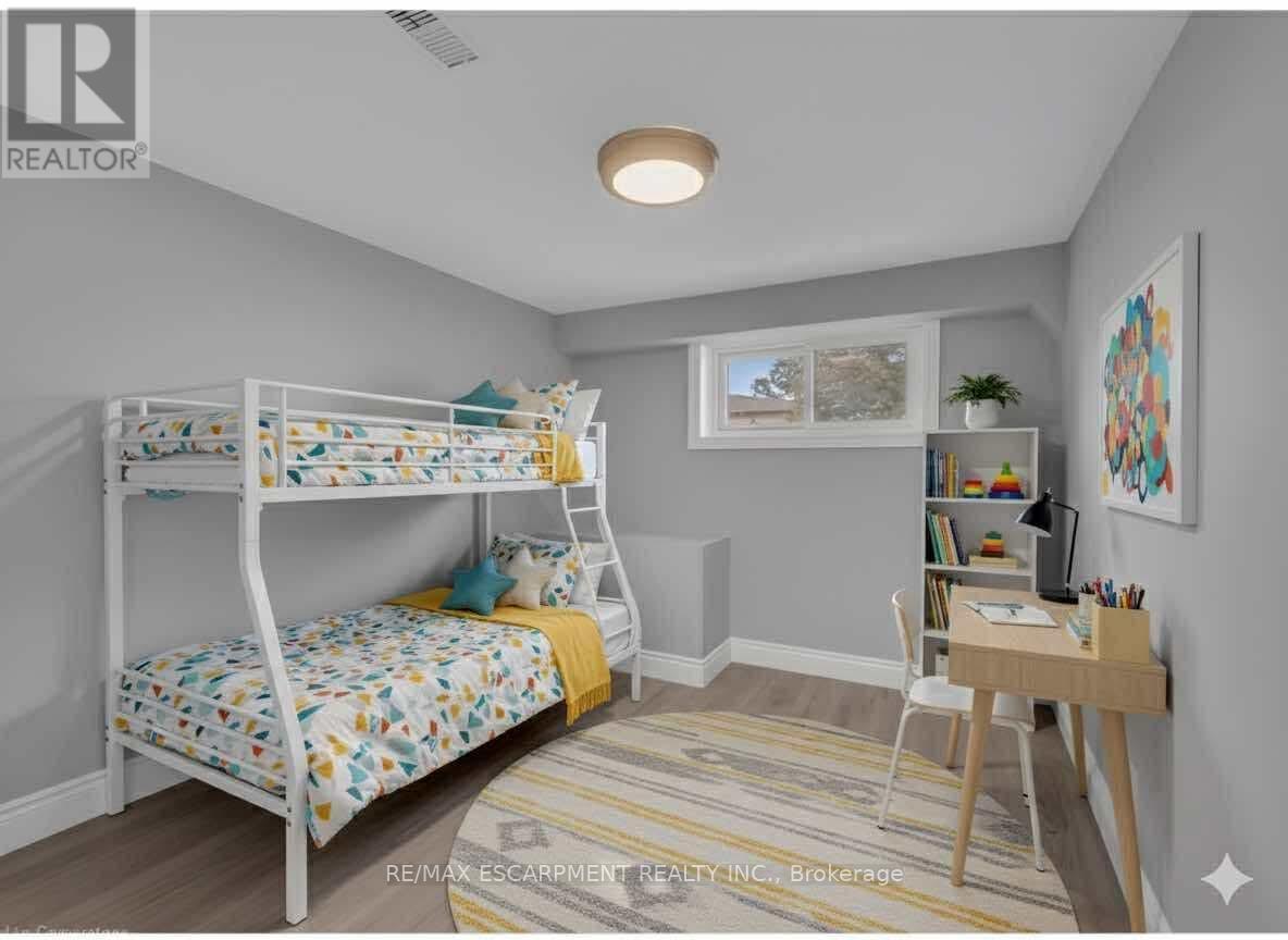 Lower - 143 Highridge Avenue, Hamilton, ON - Indoor Photo Showing Bedroom