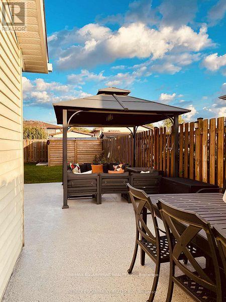 Lower - 143 Highridge Avenue, Hamilton, ON - Outdoor