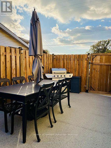 Lower - 143 Highridge Avenue, Hamilton, ON - Outdoor