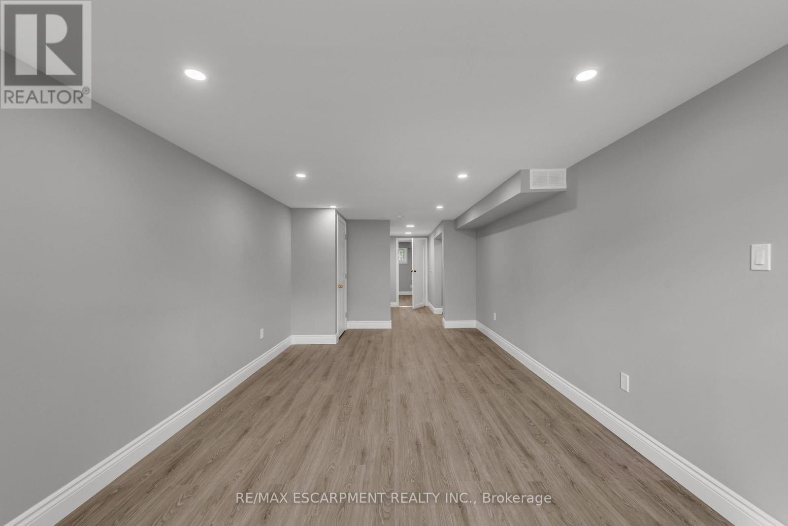 Lower - 143 Highridge Avenue, Hamilton, ON - Indoor Photo Showing Other Room